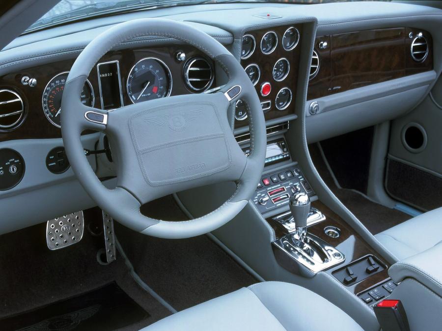 Интерьер Bentley Azure Final Series 2002 года  (фото 4 из 5)